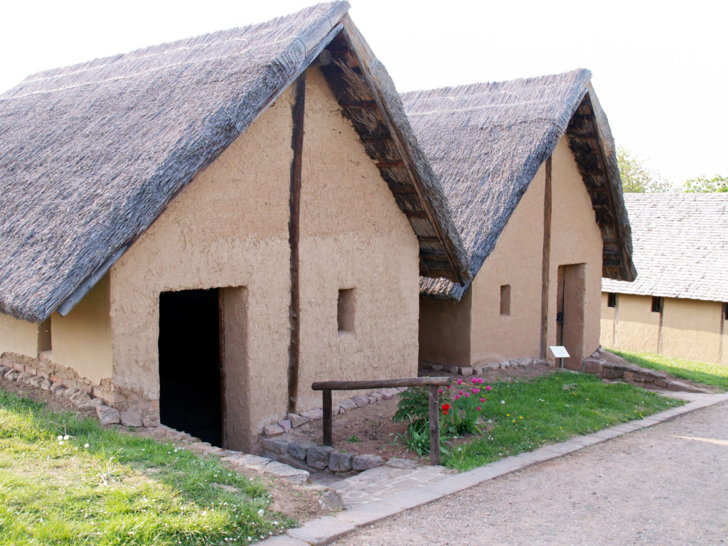  einräumige Häuser in Holzpfostenbauweise, (c) Kristin Weber